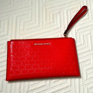 Michael Kors Jet Set MK Signature Large Zip Clutch Wrist DK Sangria